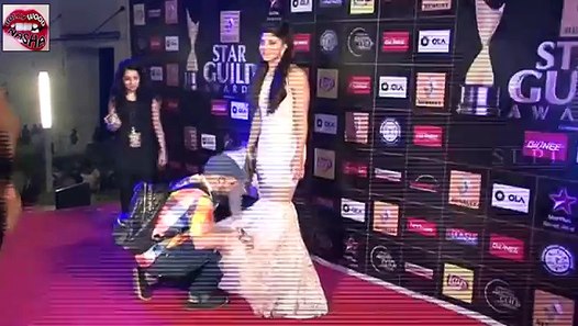 Oops Moment Jacqueline Fernandez In White Transparent - Video Dailymotion