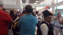 Gignac y Jugadores de Tigres en el aeropuerto a su llegada a Guadalajara