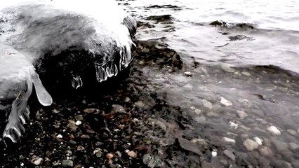 Stones, Waves, Water HD