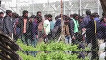 فرار الالاف من حريق بمخيم للاجئين على جزيرة ليسبوس اليونانية