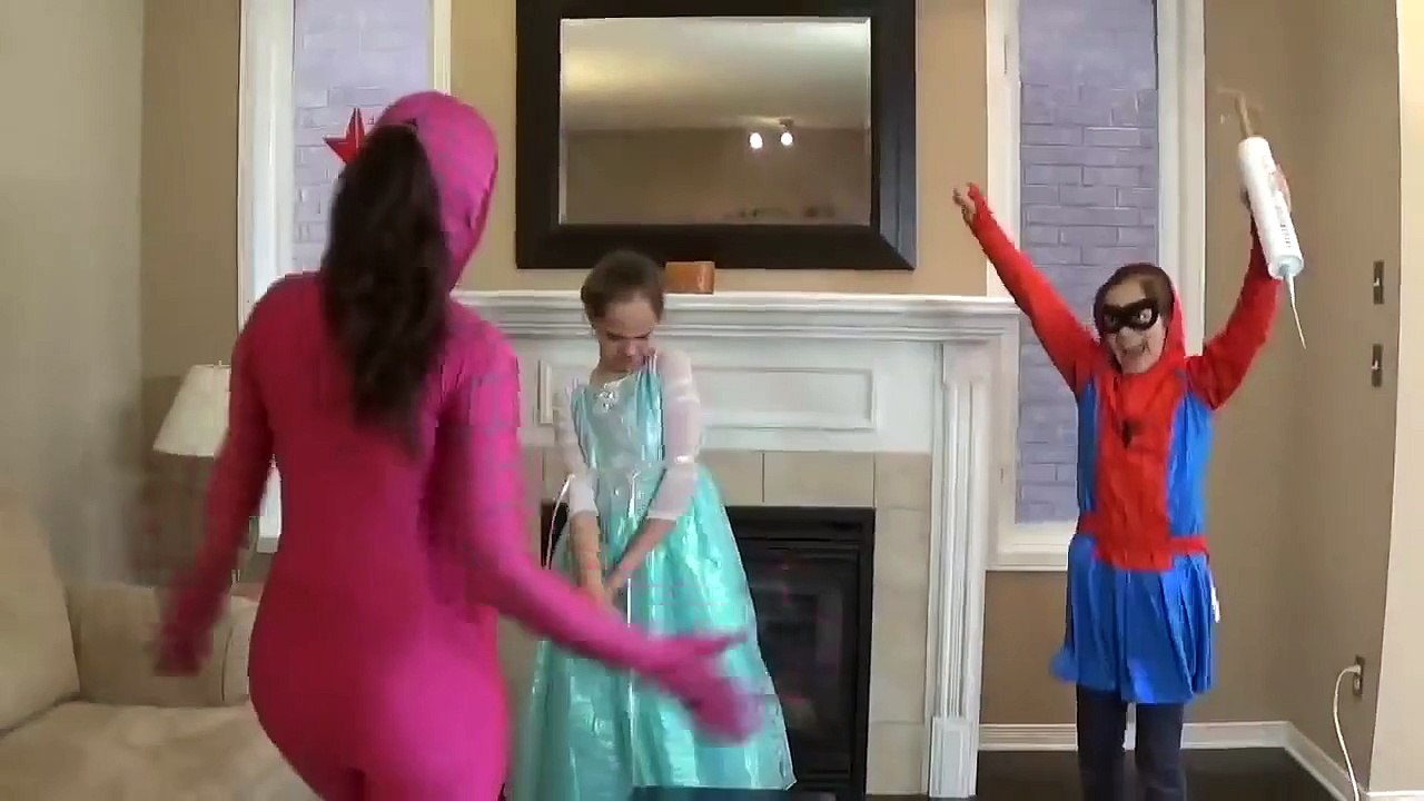 THE MASK VS PREGNANT PINK SPIDERGIRL VS VENOM BABY W_ SPIDERMAN FUNNY REAL IN LIFE SUPERHERO MOVIE