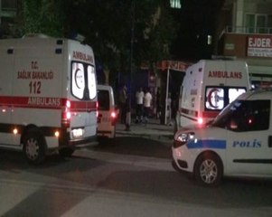 Evinde Eşini Bıçakla Öldüren Vatandaş Polisi Arayıp Teslim Oldu