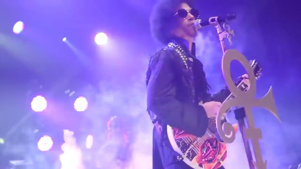 O(+ >-  "Let's Go Crazy" [Live] -  2014