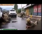 Pakistani Guy Excellent Reply To Indian Army & Police