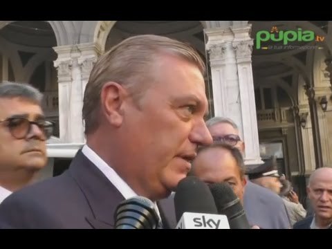 Napoli - San Gennaro, si ripete il miracolo. Carlo di Borbone al Duomo (19.09.16)