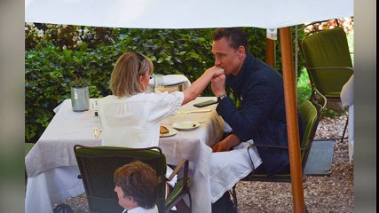 Tom nghĩ lại mối quan hệ với Taylor