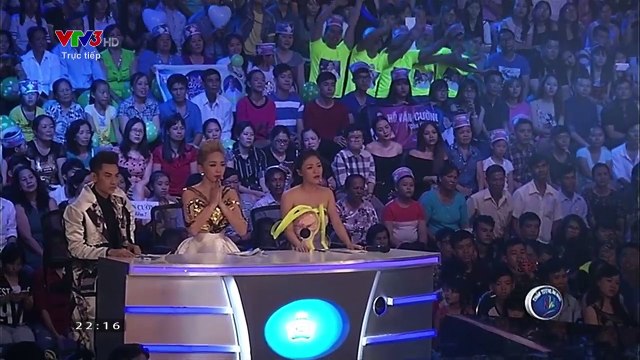 NGAY CÂU HÁT ĐẦU TIÊN, HỒ VĂN CƯỜNG ĐÃ KHIẾN CẢ TRƯỜNG QUAY ĐỒNG LOẠT VỖ TAY VÀ KHÓC NỨC NỞ