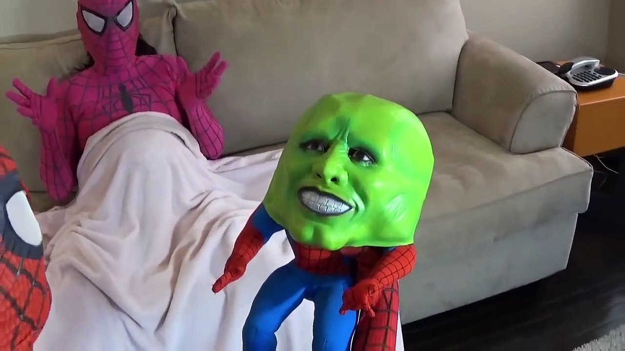 THE MASK VS PREGNANT PINK SPIDERGIRL VS VENOM BABY W_ SPIDERMAN