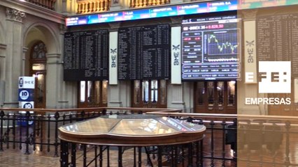 El Ibex 35 lucha por recuperar los 8.700 puntos sin la ayuda de la banca