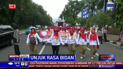 Ribuan Bidan PTT Tuntut Diangkat Jadi Calon PNS