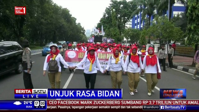 Ribuan Bidan PTT Tuntut Diangkat Jadi Calon PNS