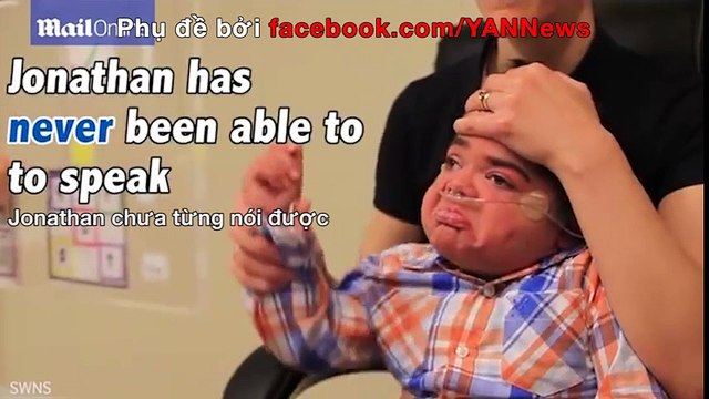 Lần đầu tiên đc nói trong đời, cậu bé bại não này đã nói gì