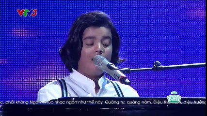 Jayden đầy lãng tử chơi đàn piano khiến cả sân khấu chìm đắm trong "Hallelujah"