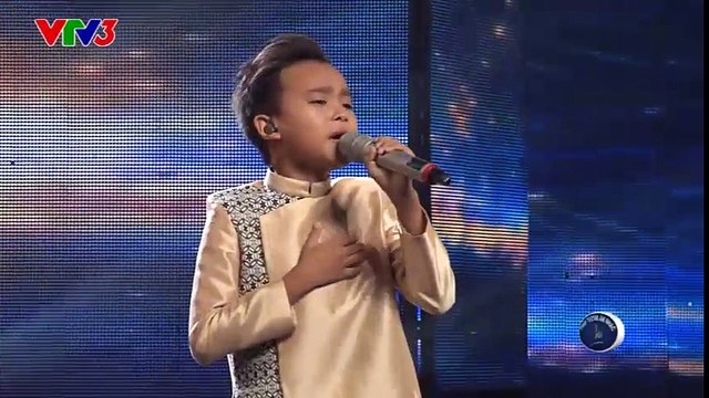 Mang guốc mộc hát cải lương, ''sứ giả cảm xúc'' Hồ Văn Cường khiến cả sân khấu lặng người