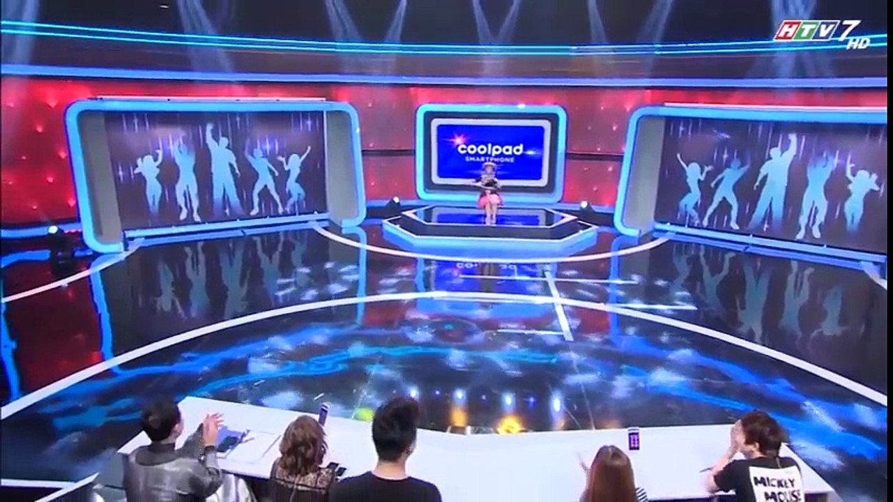 Trấn Thành, Khởi My và Kelvin Khánh cover "Sau tất cả" cùng cô gái kéo đàn nhị