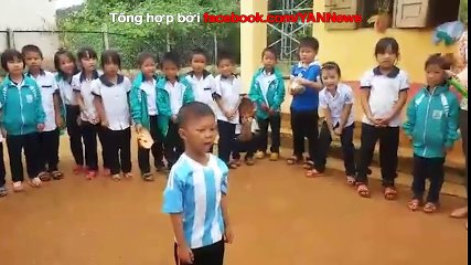 Màn "thăng hoa cảm xúc" đáng yêu của cậu học trò nghèo