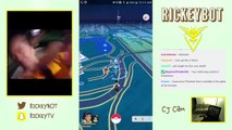 Un chasseur de pokemon se fait voler son téléphone en live !