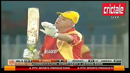 Dean Jones 26 Runs On 10 Balls In Islamabad United Celebrations Match 2016