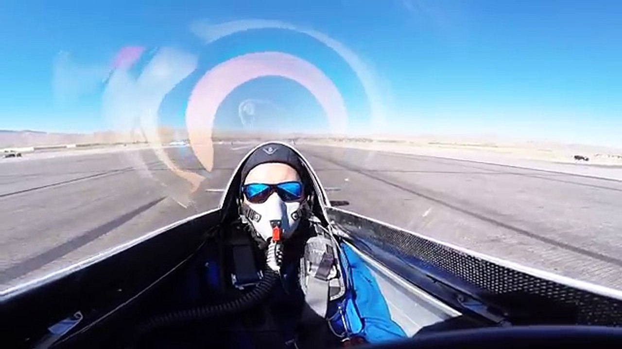 Un avion se fait percuter au sol par un autre appareil