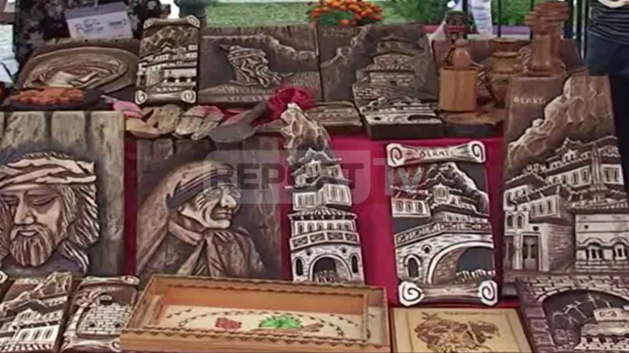 Report TV - “Asgjë sikur dielli” performon deri në orët e vona në festivalin e Beratit