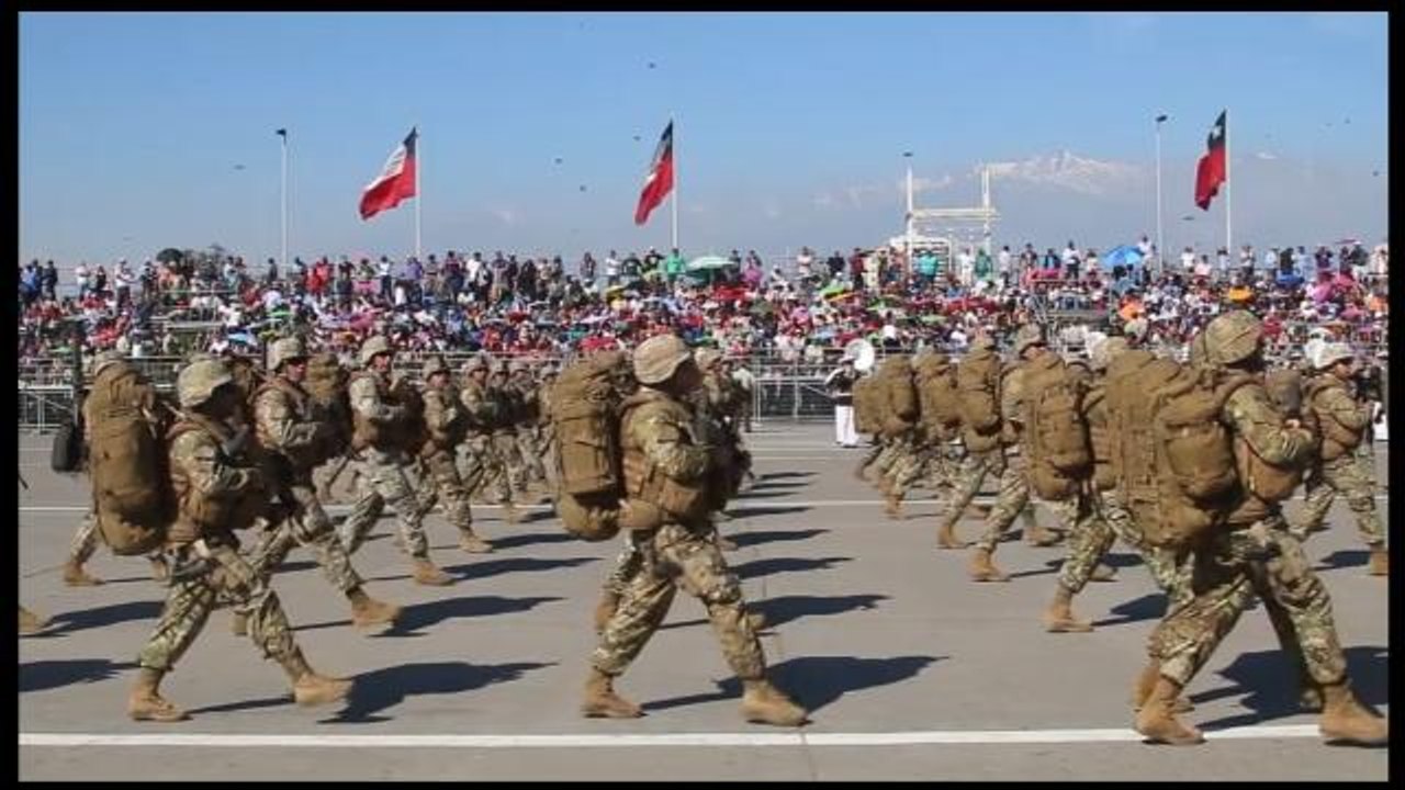 Militares chilenos conmemoran el Día de Glorias del Ejército