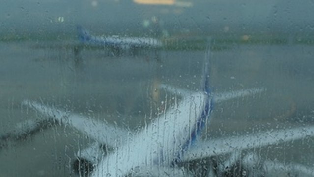 Vuelos cancelados, heridos y evacuaciones en Japón al paso del tifón Malakas