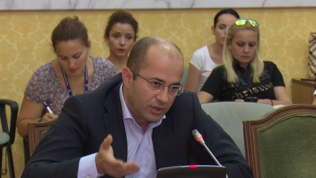 DEBATE NE KOMISIONIN E EKONOMISE PER SHKAK TE RIVLERSIMIT TE BANESAVE TE SHQIPTAREVE LAJM