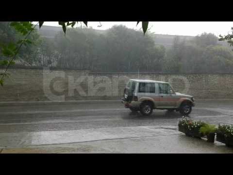 NE MES TE VERES STUHI NE TIRANE