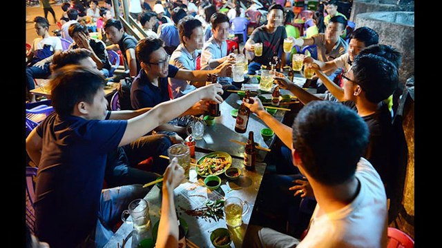 5 cách uống rượu bia để không say