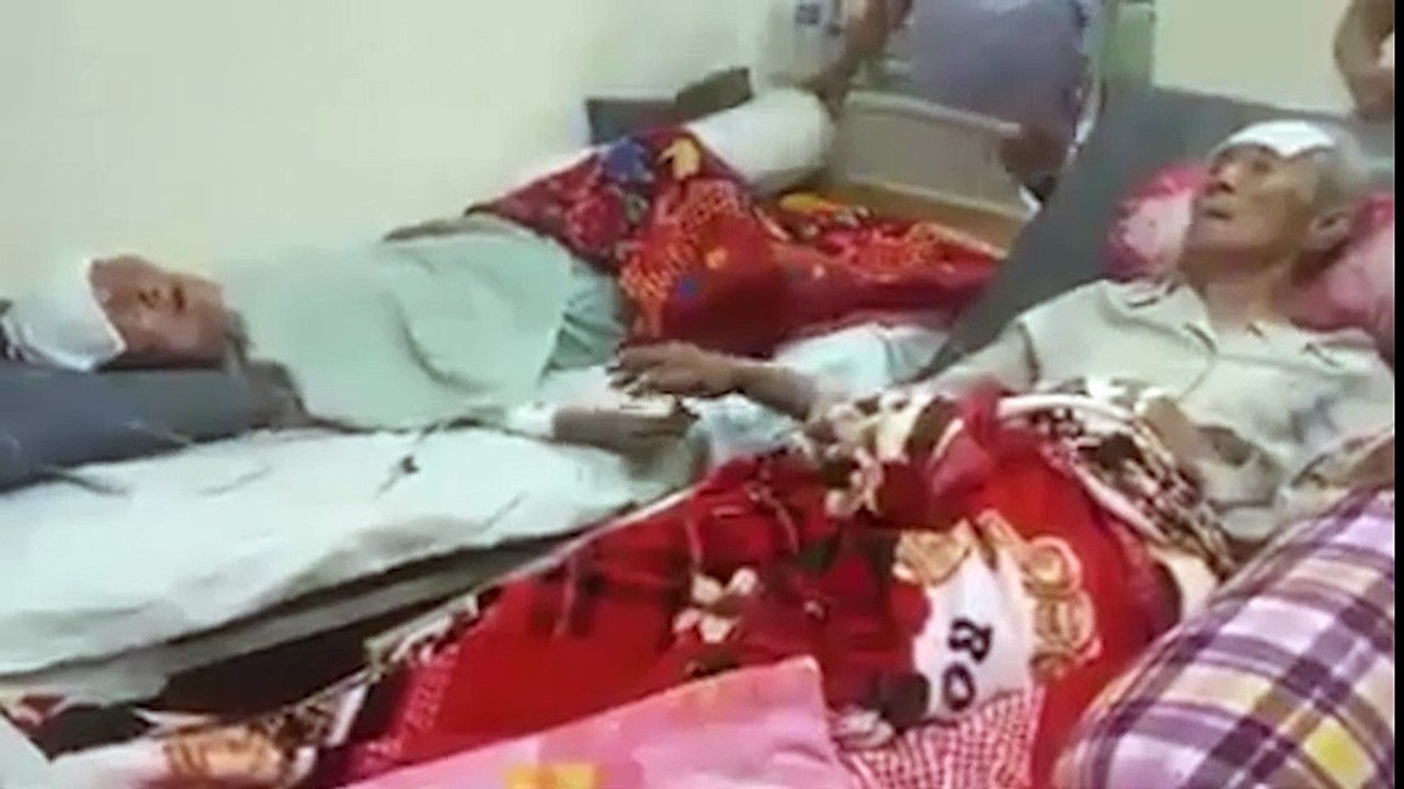 Yêu...là nằm tay nhau cùng đi tới cuối con đường