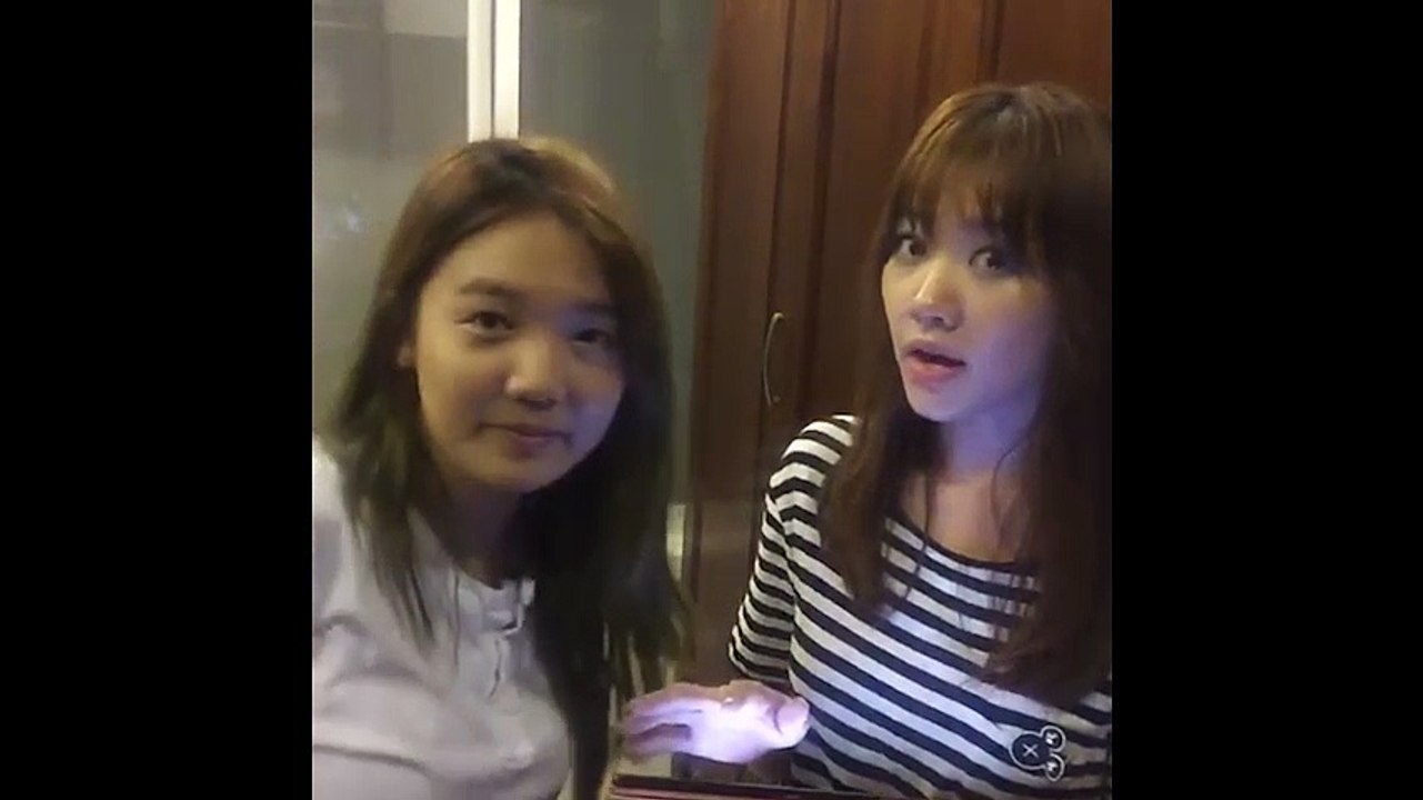 Hari Won hát hit Phương Vy và hát tiếng Hàn cùng em gái cực yêu