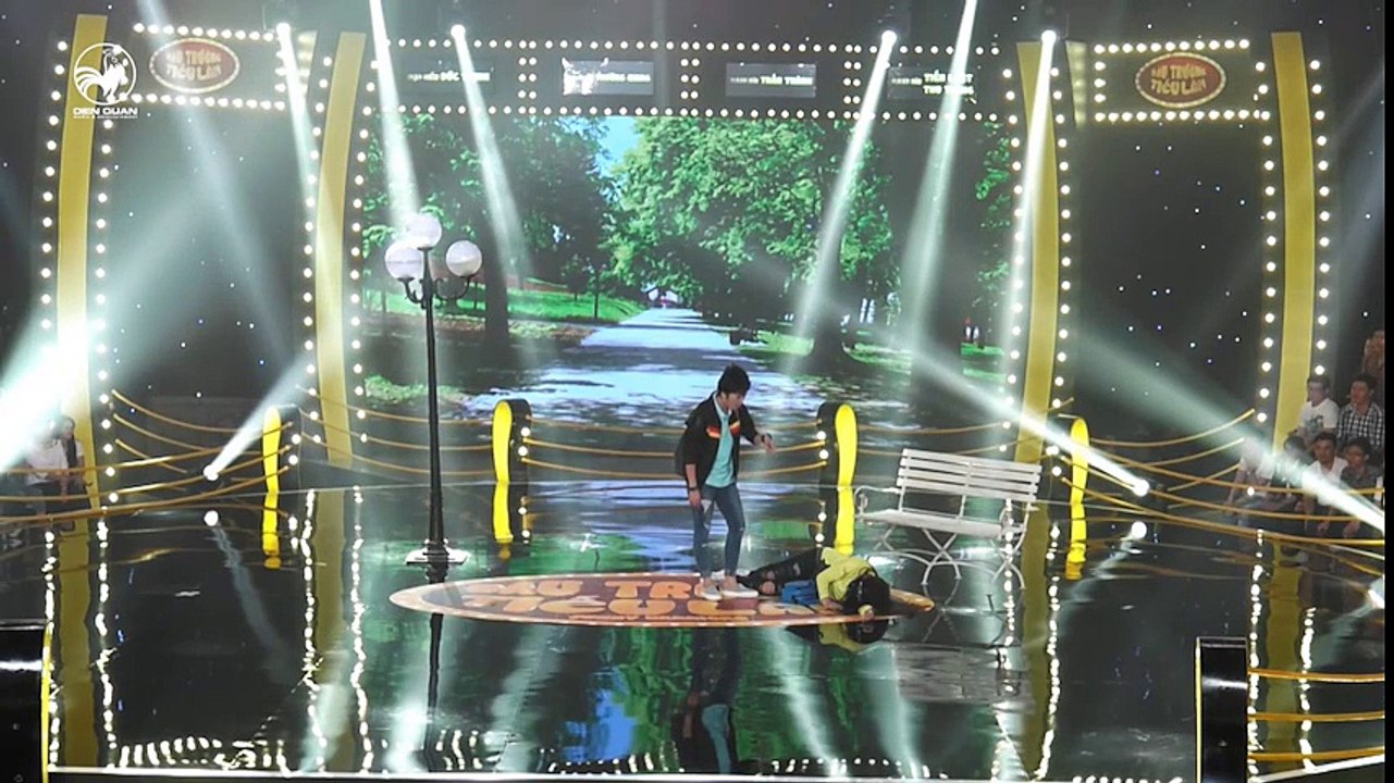 Bị chém tả tơi các huấn luyện viên Đấu Trường Tiếu Lâm vẫn khen thí sinh duyên dáng