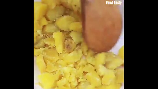 Bánh khoai lang viên chiên kiểu thái giòn thơm ngây ngất