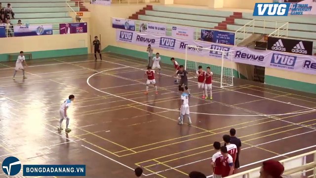Bàn thắng kinh điển như siêu sao Falcao của sinh viên ĐH Kỹ Thuật Y Dược Đà Nẵng