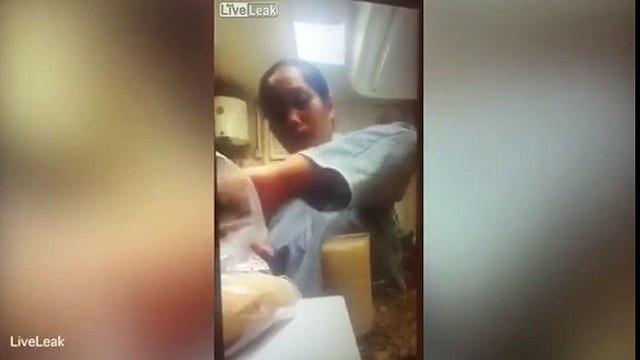 Lắp camera theo dõi, chủ nhà phát hiện người giúp việc pha nước tiểu vào cốc nước