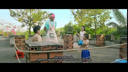 Bảo mẫu Hoài Linh dạy võ cho Ku Tin, Simba