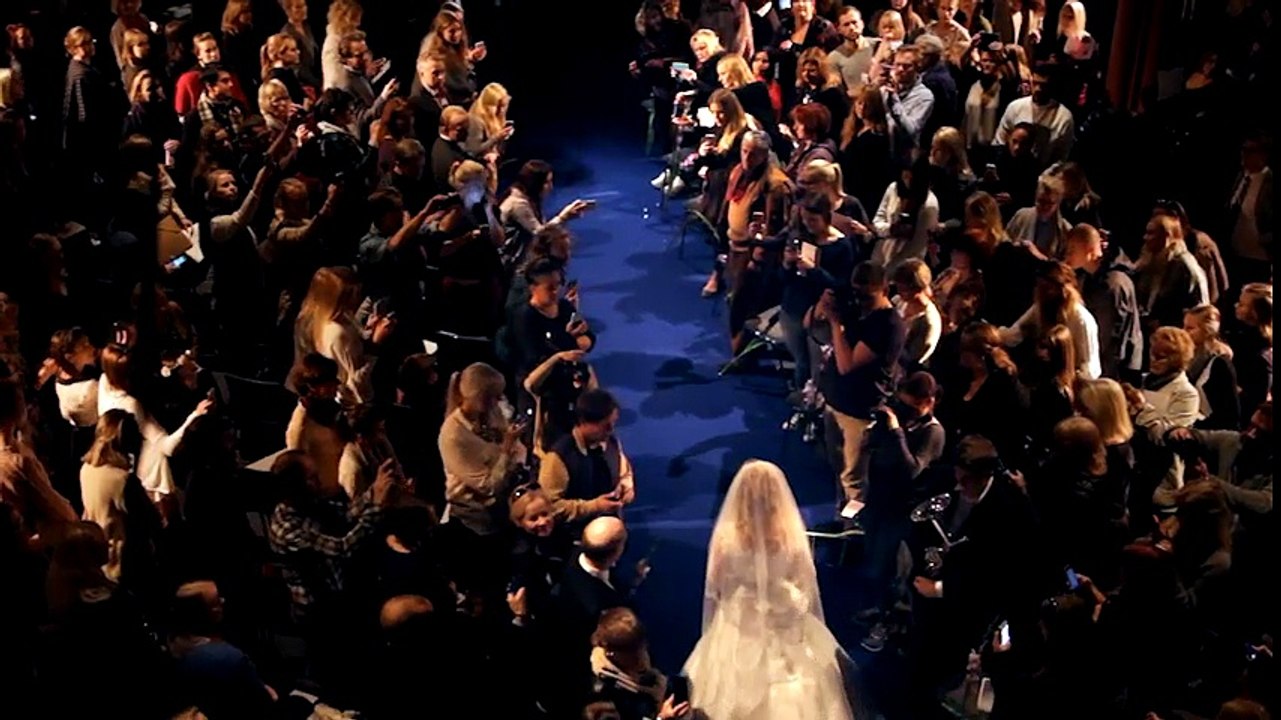 Đoạn clip đám cưới của bé gái 12 tuổi và người đàn ông 37 tuổi khiến cả thế giới câm lặng