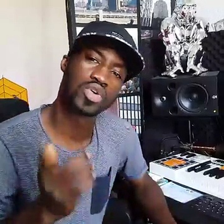 Stefane Kabou en studio pour son prochain single