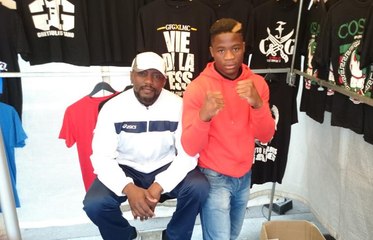 Ousmane Badara | ex Alpha 5.20 : Les photos avec les gens