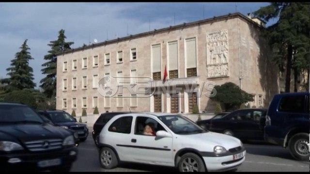 Ora News - Ministria e Kulturës: Dorëheqja e Kernit, akt individual. Artistët e TKOB peticion Ramës