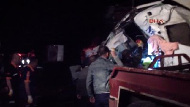 Afyonkarahisar Bolvadin'de Zincirleme Kaza: 3 Ölü, 5 Yaralı