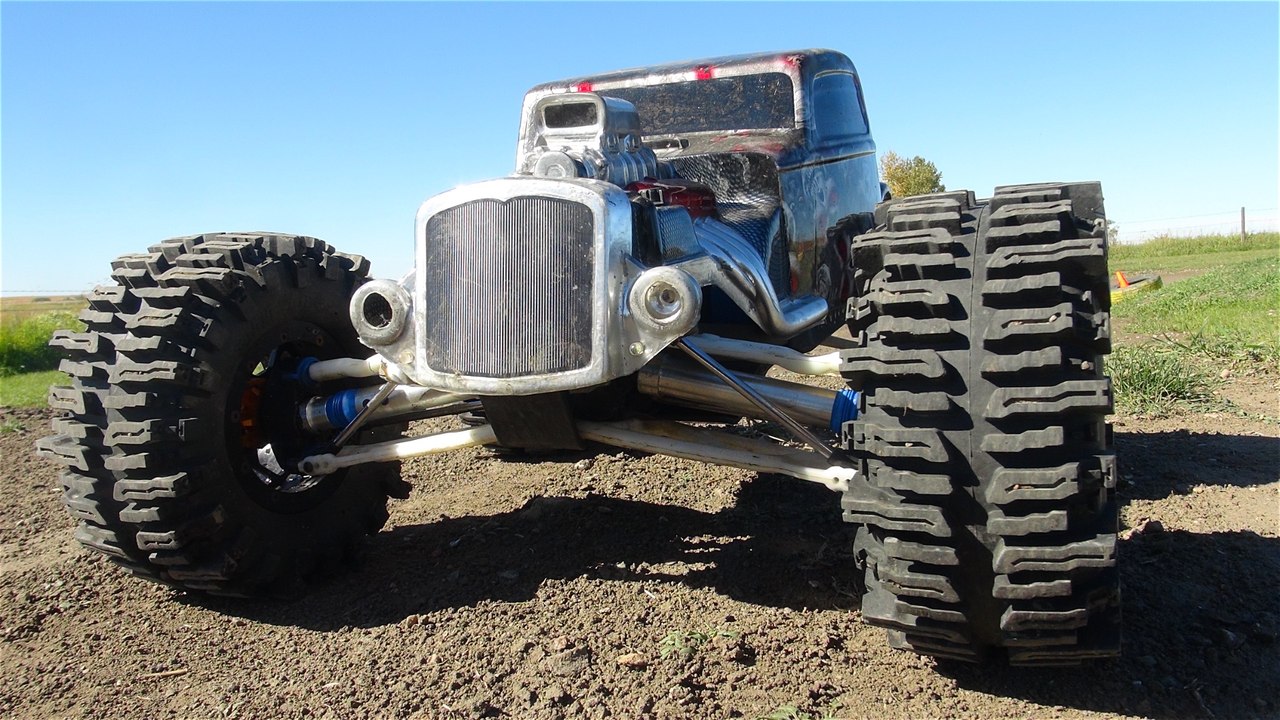 Traxxas Summit 4x4 Action - Music Video