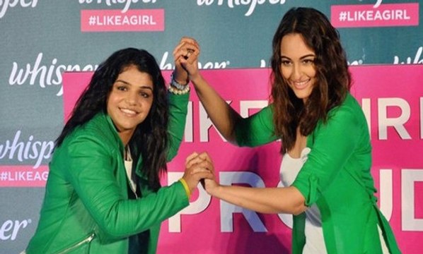 Sonakshi Sinha Wrestles With Olympic Medal Winner Sakshi Malik
