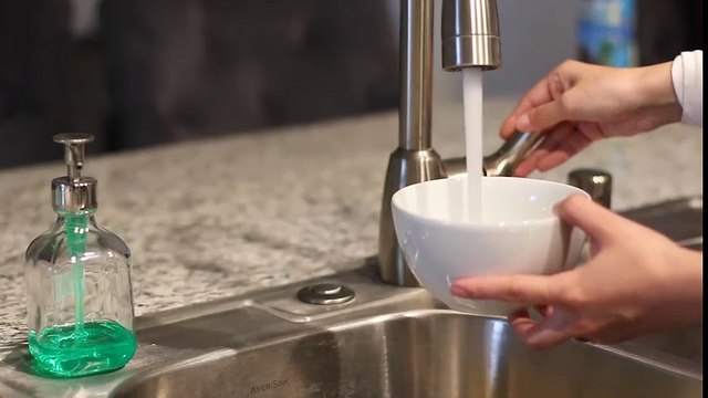 28 BEAUTY HACKS EVERY GIRL SHOULD KNOW! | MAKEUP, NAILS, HAIR + MORE!