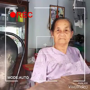 Cô gái trẻ quay clip cùng bà nội khiến nhiều người phải suy ngẫm