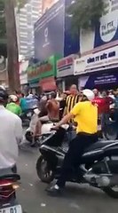 Clip: Cháy nhà cao tầng ở trung tâm quận 1