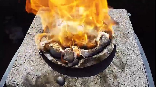 Phát hiện đồ vật siêu bền không sợ lửa