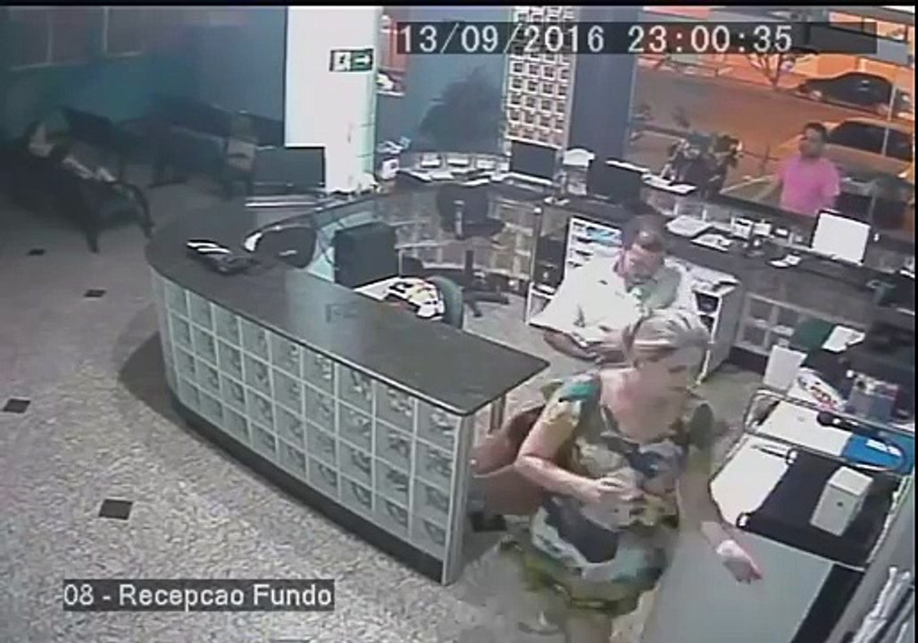 Rattraper un bébé de justesse avant qu'il ne tombe par terre... Héro de jour