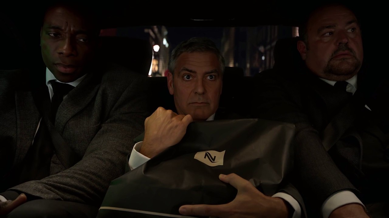 Nespresso : Personne ne se met entre George Clooney et son Nespresso - L'escorte