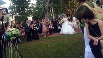 Diễm Hương khóc nấc trong đám cưới